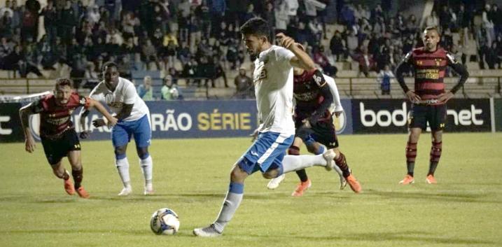 São Bento buscou empate com Sport. Foto: Neto Bonvino