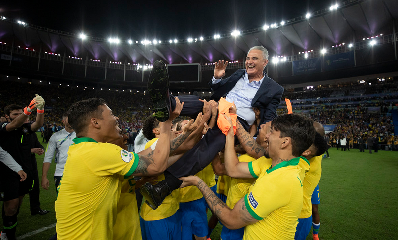 Após título, Tite vai acelerar o processo de renovação da seleção brasileira