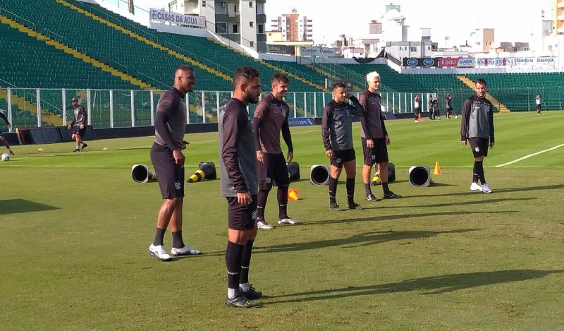 Vindo do Cruzeiro, goleiro faz seu primeiro treino com a camisa do Figueirense
