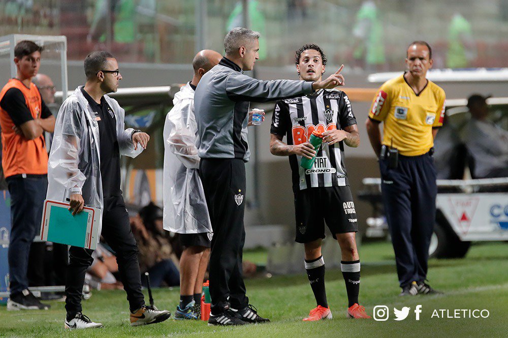 Cruzeiro x Atlético-MG – Raposa em crise e Galo de olho na semifinal