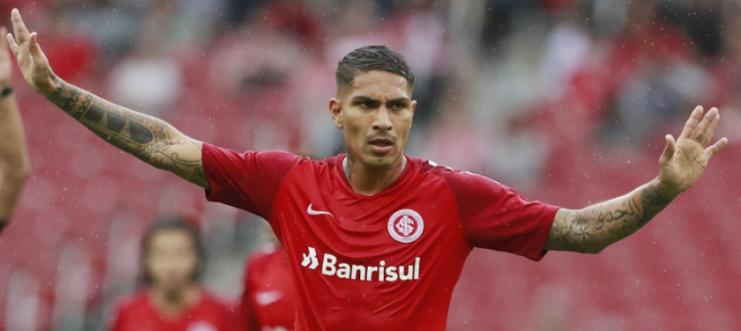 Após derrota, Guerrero dispara contra arbitragem: “Eles jogam com um a mais”