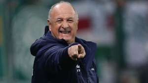 Felipão prevê pelo menos 'cinco ou seis' mudanças no Palmeiras para clássico