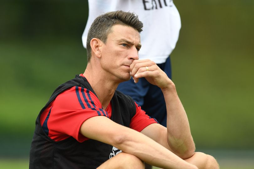 Capitão do Arsenal, Koscielny se recusa a viajar para pré-temporada e pode sair