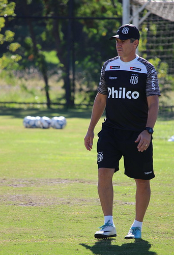 Jorginho comanda a Ponte. (Foto: Pedro Orioli/PontePress)