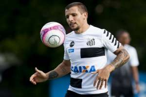 Santos oficializa venda de Vecchio para clube da Arábia Saudita