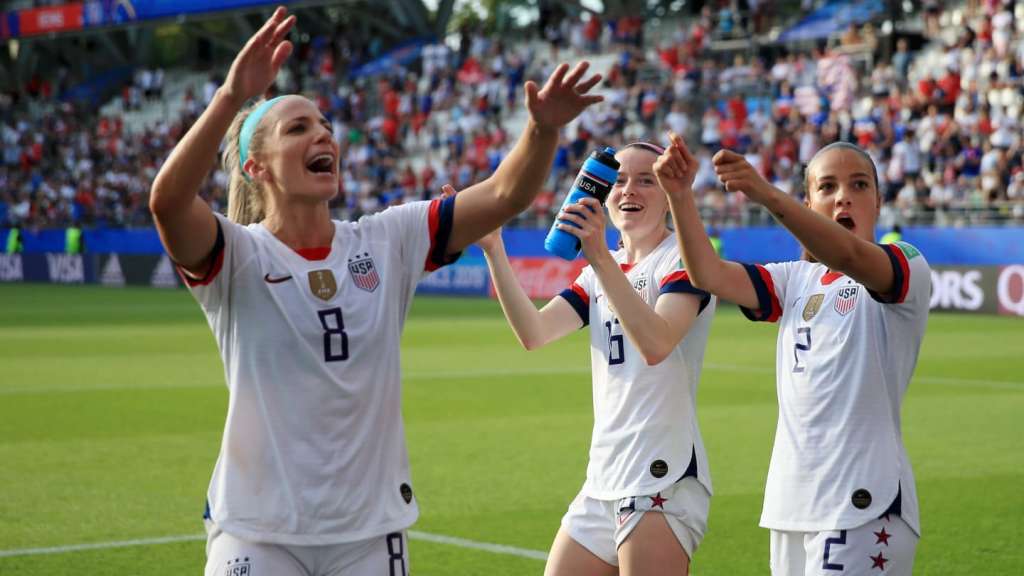 Campeã mundial feminina, a seleção dos EUA disparou na liderança do ranking da Fifa