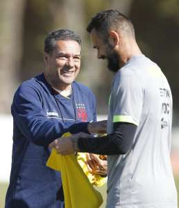 Luxemburgo celebra 'intensidade' do Vasco e projeta time forte na retomada