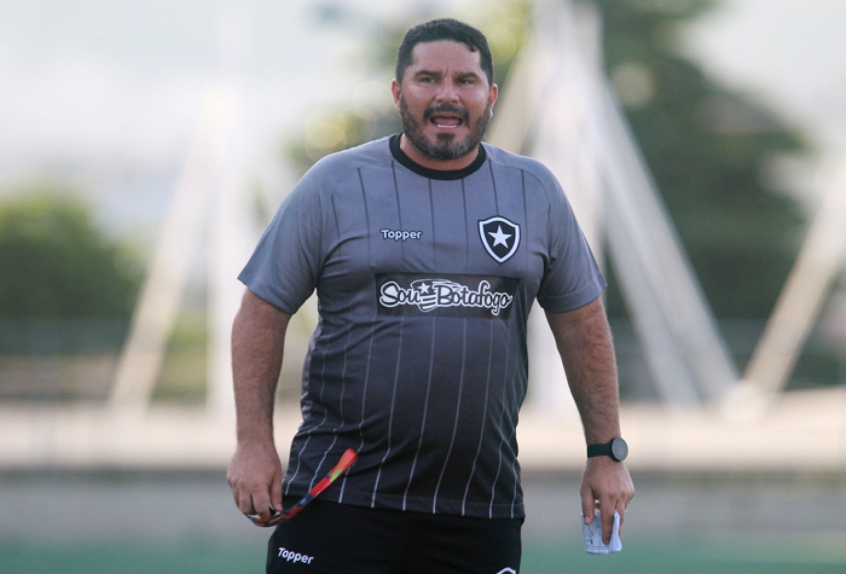 Barroca aponta Botafogo com menos cinco quilos de gordura para duelo com Cruzeiro