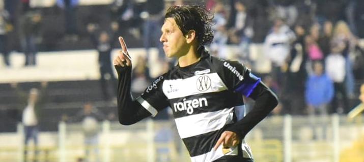 Danilo Bueno fez gol de pênalti no final