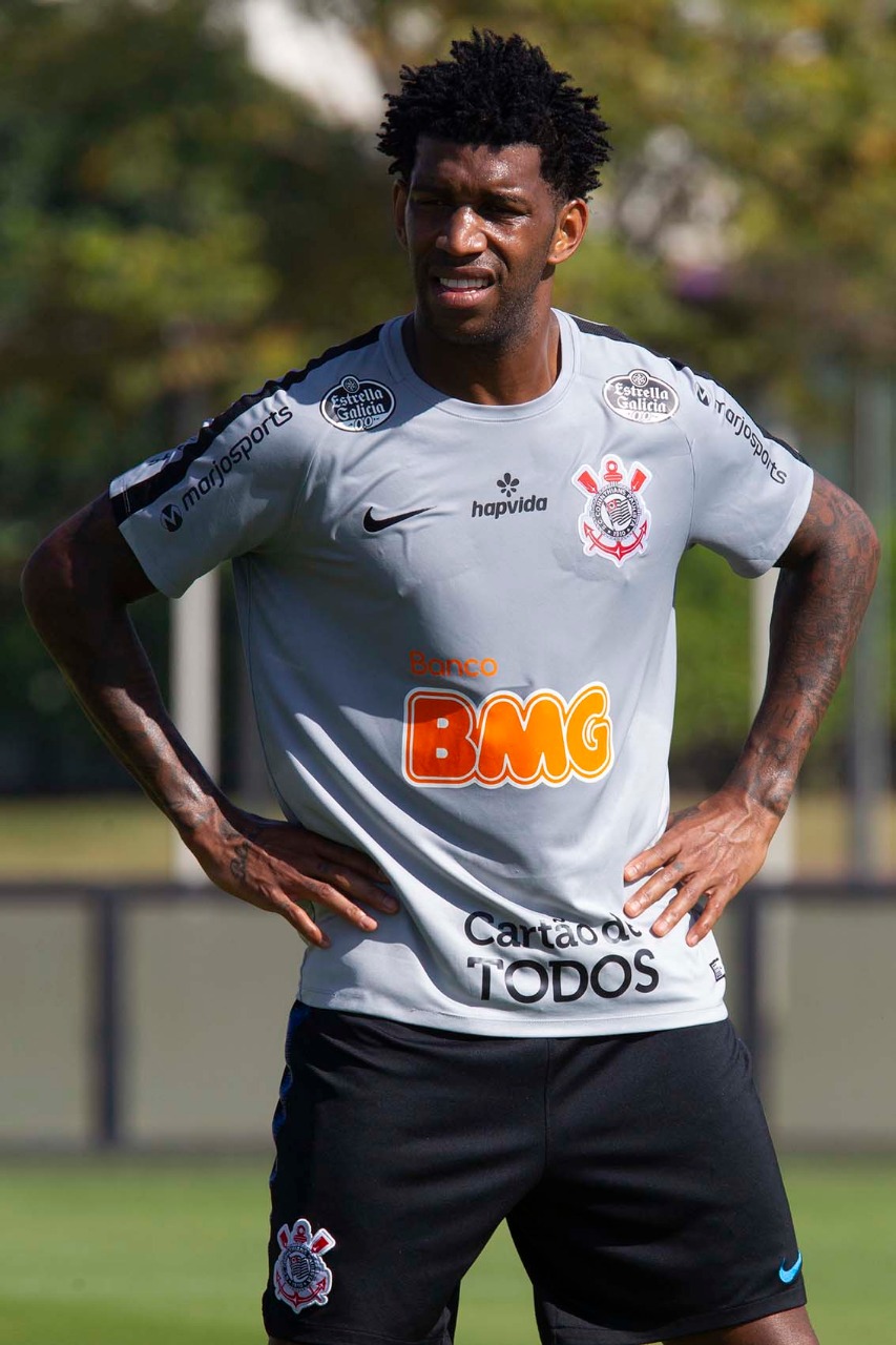 Com Gil e sem Jadson, Corinthians divulga relacionados para jogo contra o CSA