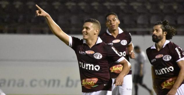 Ferrinha levou Come-Ferro. Foto: Tetê Viviani