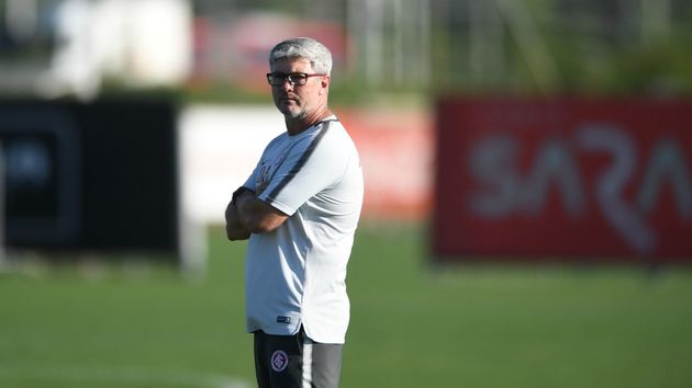 Com time misto, Inter visita o Athletico-PR por primeira vitória fora