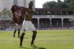 Juventus 1 x 0 Portuguesa - Moleque conta com a sorte e aumenta tabu na Javari