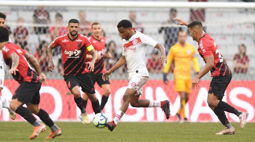 Athletico-PR derrota o Internacional - Ricardo Duarte