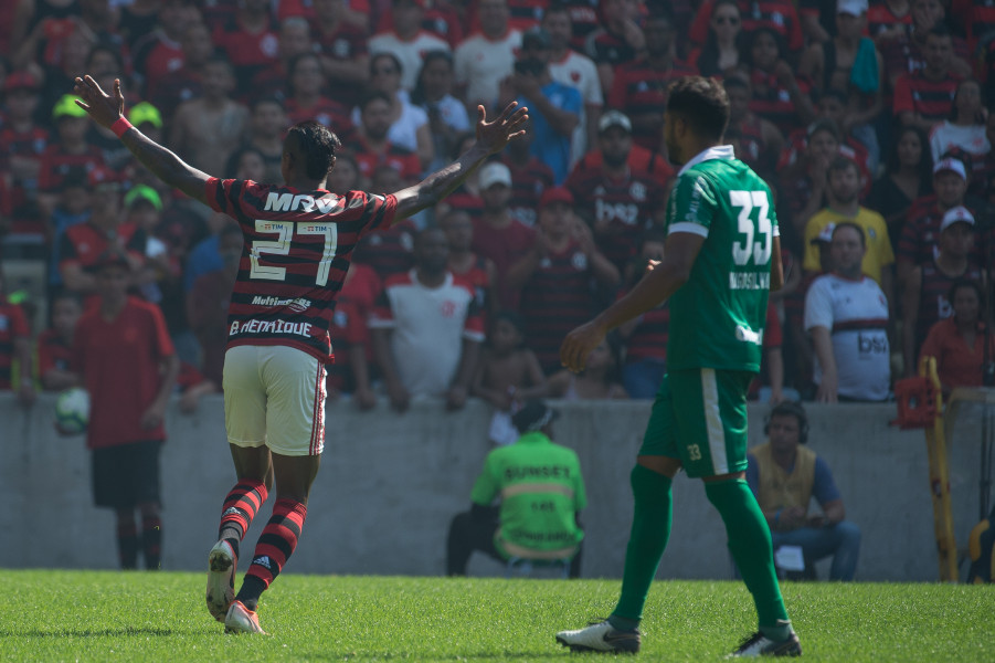 BRASILEIRÃO: Flamengo atropela e Corinthians sofre em Itaquera