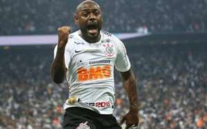 Decisivo, Vagner Love comemora gol pelo Corinthians e elogia Boselli