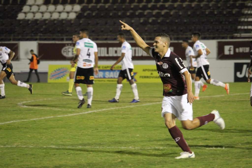  Treinador da Ferroviária valoriza comprometimento em campanha 100%  (Foto: Felipe Blanco/Ferroviária SA)