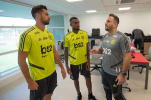 Novo reforços do Flamengo, Gerson e Pablo Marí fazem primeiro treino com o elenco