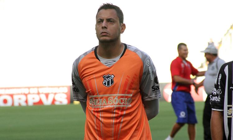 Série B: CRB confirma acerto com goleiro campeão brasileiro pelo Fluminense