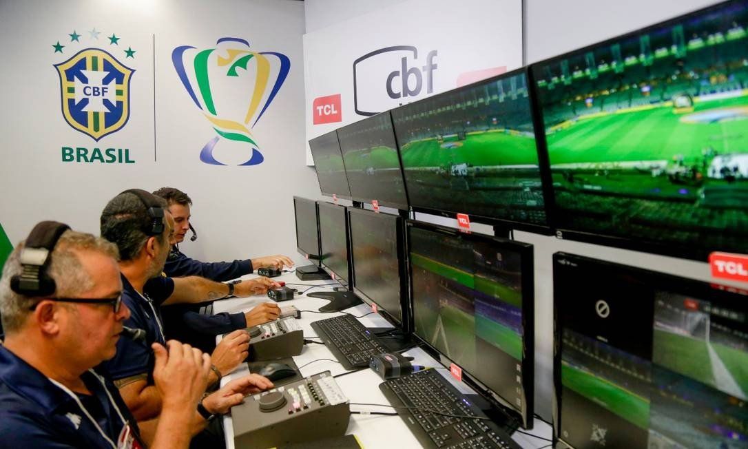 Pós-Copa América, VAR volta a chamar atenção nas competições brasileiras