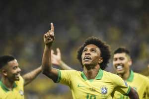 Campeão da Copa América, Willian visita Corinthians: 'Guardo grandes lembranças'