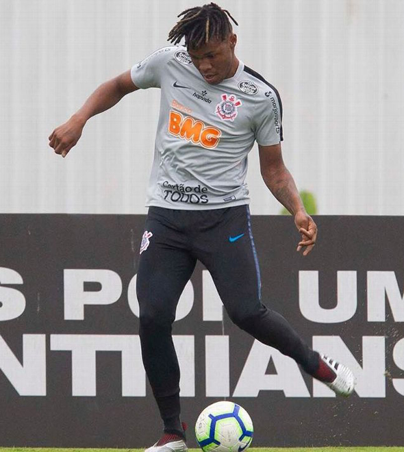 Destaque corintiano em teste, Matheus Jesus diz preferir atuar como 2º volante