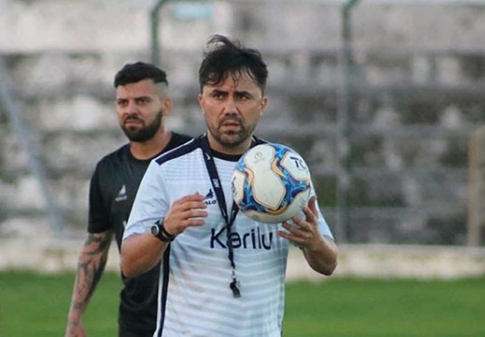 Após declaração polêmica, técnico é demitido de time da Série C