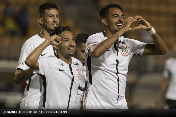 Após longa busca, Ceará pode contratar atacante que deixou o Corinthians