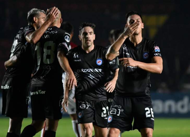 SUL-AMERICANA: Após vencer jogo de ida, Argentinos Juniors tenta segurar vantagem