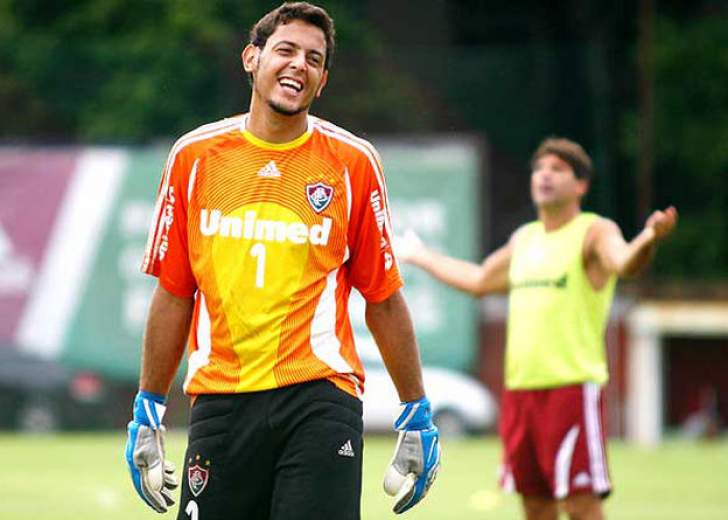 Sem ex-Fluminense, Ceará procura contratar mais um goleiro para o elenco