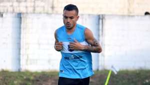 Atacante deixa time da Série C e dispara: 'Não ficaria nessa bagunça sem receber'