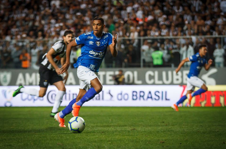 Cruzeiro inscreve ex-Grêmio e mais quatro da base na Copa Libertadores
