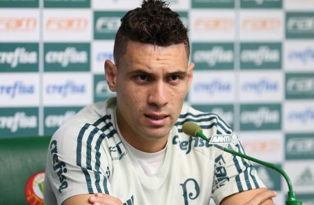 Moisés: pênalti no travessão