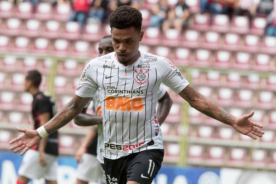 Sem marcar há 7 jogos, Junior Urso se cobra para atingir meta no Corinthians