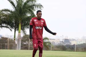 Série C: Sampaio Corrêa contrata atacante da Aparecidense e se aproxima de zagueiro