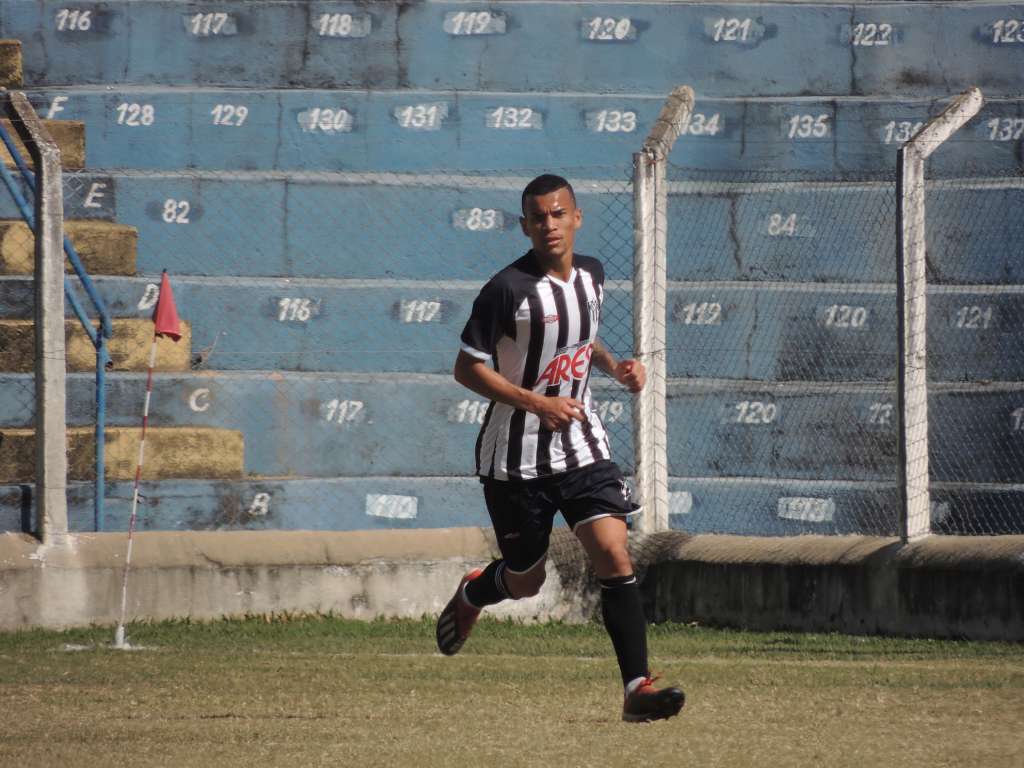  Lateral do EC São Bernardo quer 