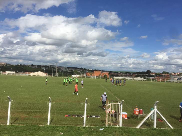 Destaque na Segundona, zagueiro faz testes em time da Copa Paulista mas se machuca