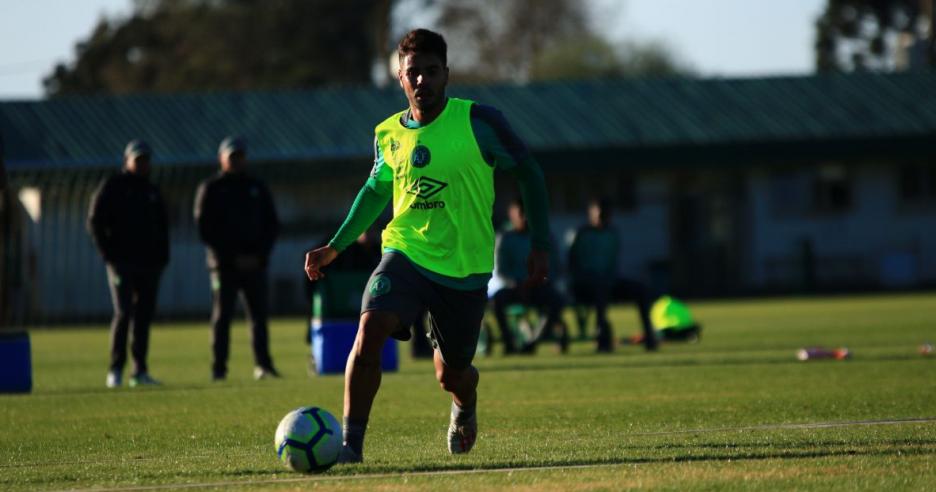 Apresentado na Chape, Henrique Almeida afirma: “É um time que tem a feição do povo”