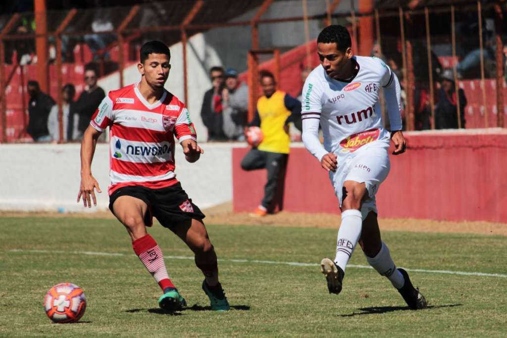 Ferroviária e Comercial disputam liderança; XV quer manter ponta 