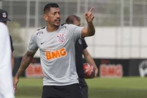 Com problema muscular, Ralf desfalcará Corinthians por um mês