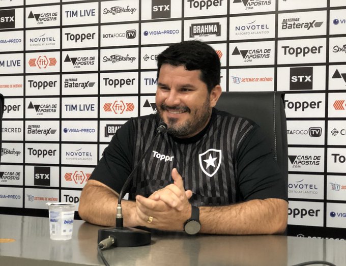 Barroca diz estar entusiasmado pelo duelo com Santos: ‘Experiência enriquecedora’