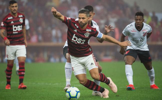 Diego deu cavadinha e perdeu pênalti