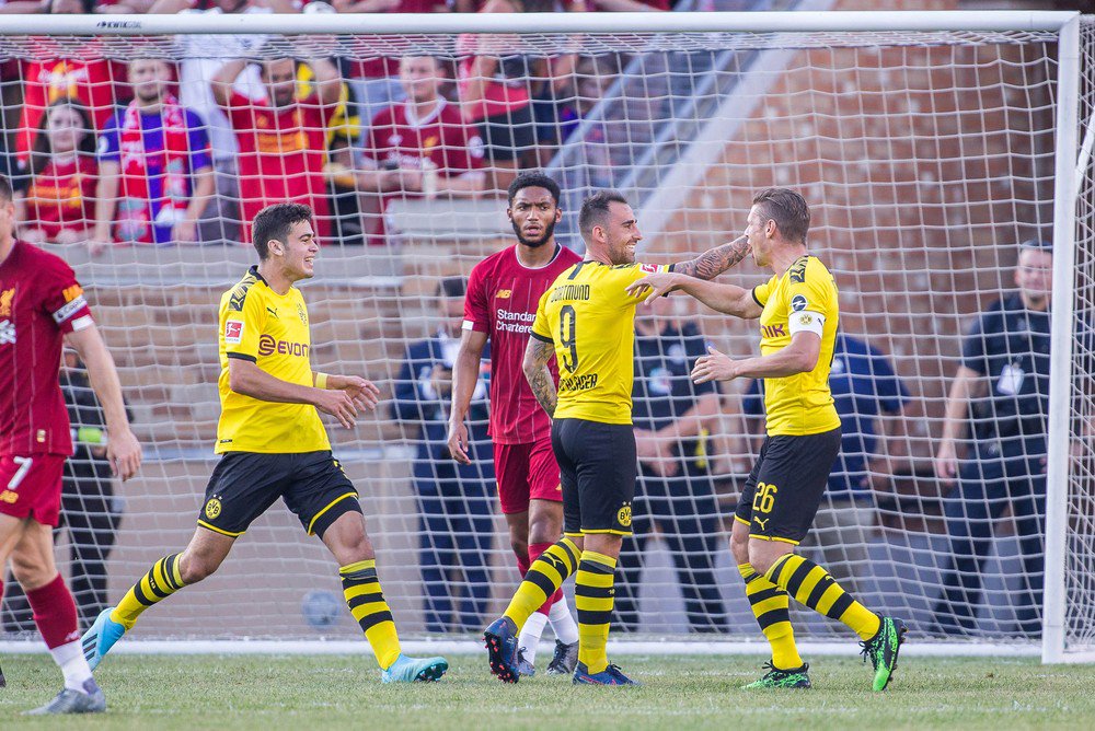 Em jogo de cinco gols, Borussia Dortmund vence Liverpool em amistoso