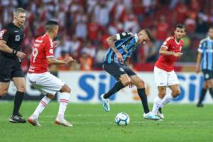 Com gol no Gre-Nal, Luan iguala marca de Renato Gaúcho e comemora empate fora