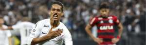 De olho em evolução no ataque, Corinthians recebe Flamengo em Itaquera