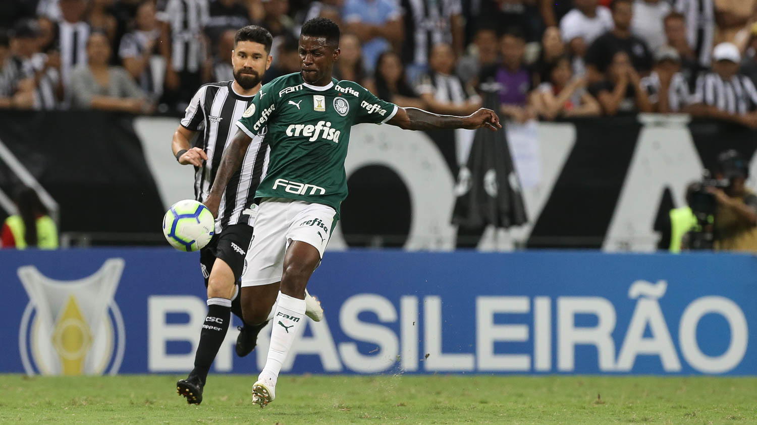 Avião do Palmeiras não consegue pousar e tem rota desviada para Buenos Aires