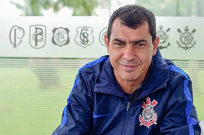 Carille elogia setor defensivo e atuação do Corinthians diante dos flamenguistas