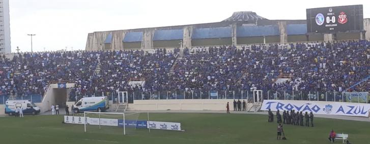 SÉRIE C: Confiança assume a liderança e Náutico sofre bastante para entrar no G4