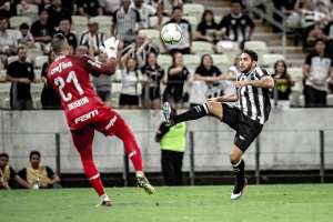 Santos alcança o Palmeiras na liderança do Brasileirão