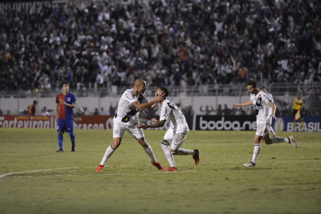 A Ponte Preta tem a chance de assumir a liderança isolada da Série B em Bragança Paulista